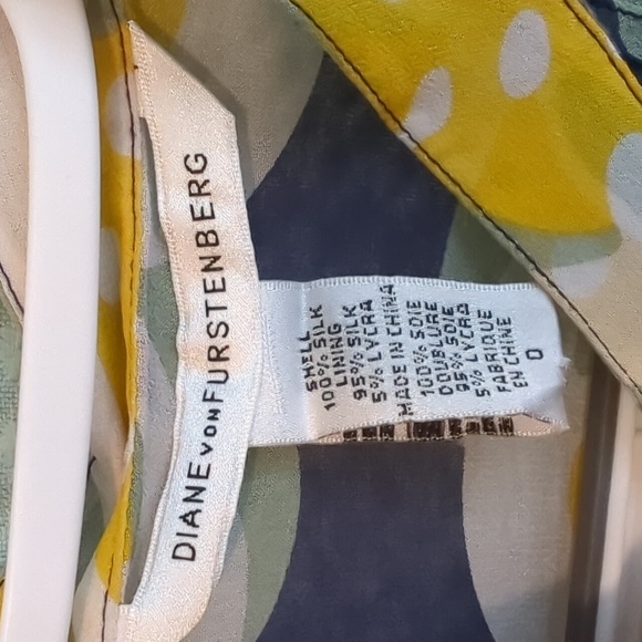 EUC Sz 0 DVF 100% silk blouse - Picture 2 of 5